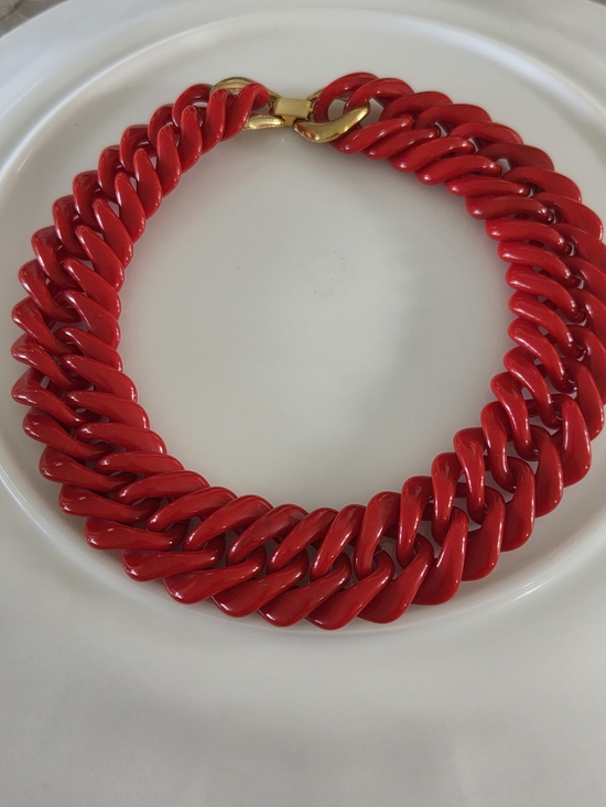 Vintage Jewelry - Vintage Bold Red Link Necklace with Gold-Tone Clasp